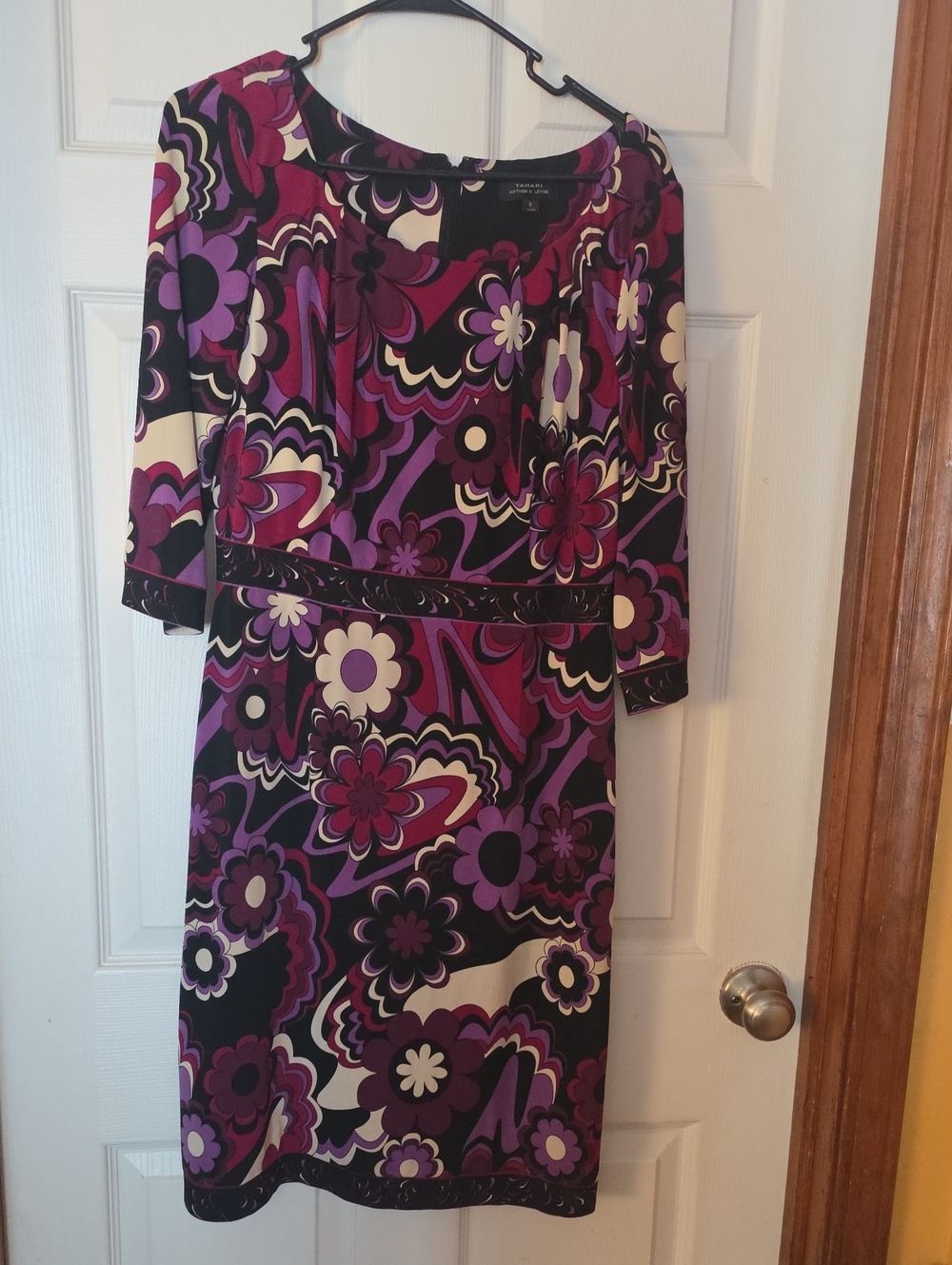 Women's Floral Long-Sleeve Scoop Neck Dress in Purple and Black